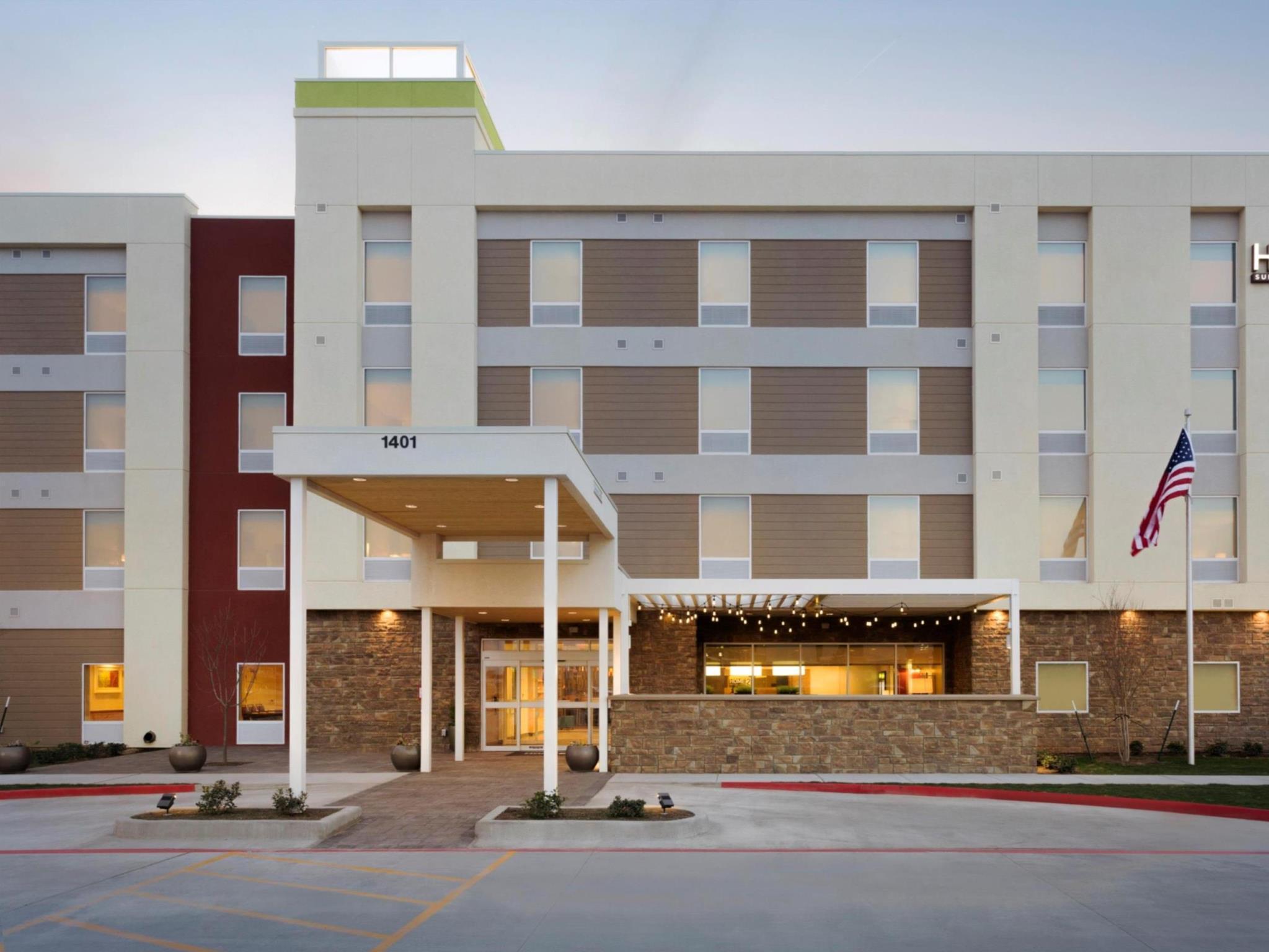 Home2 Suites By Hilton Мидланд Екстериор снимка